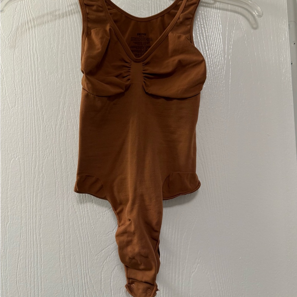 SKIMS Seamless Sculpt Scoop Neck Thong Bodysuit